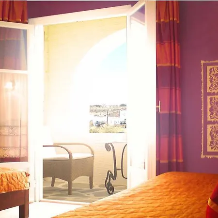 Antirides 3* ناوسا