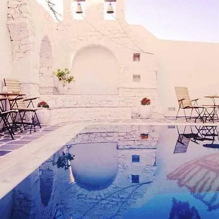 فندق Antirides 3*