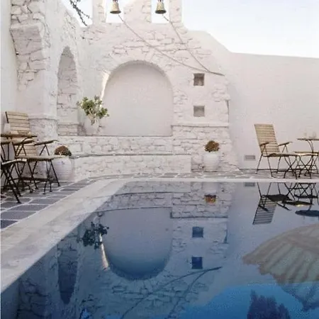 فندق Antirides 3*